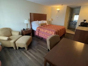 Riviera Inn & Suites