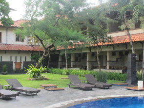 Surya Kencana Seaside Hotel