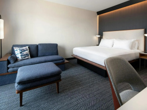 Courtyard by Marriott Fresno Clovis
