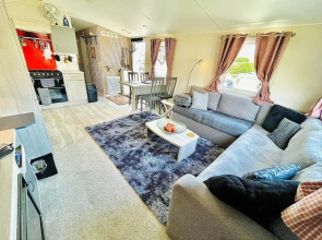 Cozy Newquay Lodge With Private Hot Tub,