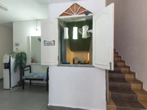 OYO 745 Bromedy Motel