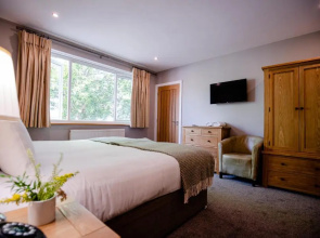 The Golden Lion Hotel