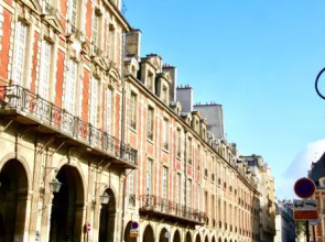 Marais Musée Picasso Luxury 3 Bedroom Apartment