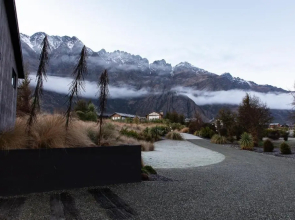 The Woolshed - Jacks Point Holiday Home
