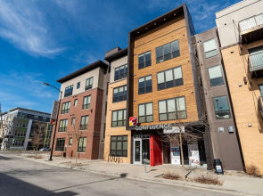FRONTDESK Confluence on 3rd Apt Downtown Riverwalk Trails