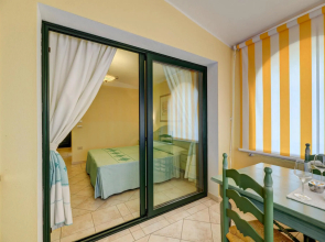 Flat close to stores in Sos Alinos