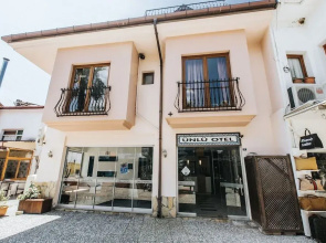 Ünlü Otel