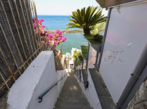 La Strada del Mare Guest House