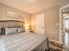 Asheville Area Hideaway w/ Hot Tub + Deck!