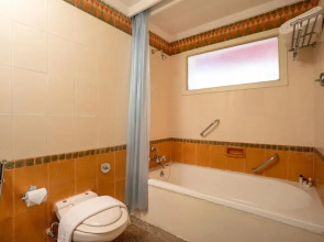 Coconut Grove Beach Resort