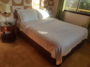 TSC Suites by Eastland Residences