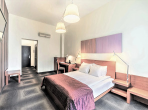 Rixwell Centra Hotel