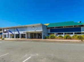 Close to Surf Beach, Surf Club, Hotel and Shops - Boyd St, Woorim