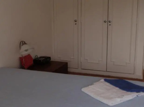 Positive House: 5m Walk To Estoril Beach
