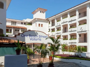Amazing 1 BR Condo - Terrace - Pool - Romantic Zone