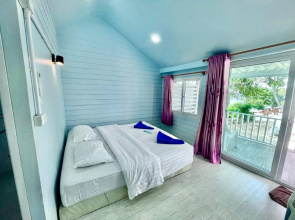 Naiharn On The Rock Resort