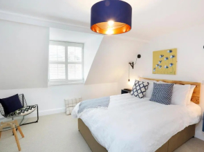 Hues - Castle Cary