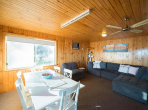 Mundic Waterfront Cottages