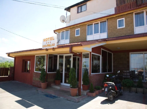 Hotel Uni Palas