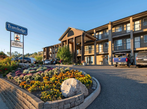 Travelodge by Wyndham Kamloops Mountview