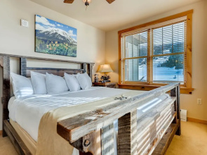 Updated 3br River Run-plenty Of Bedding & Kids Ski Free 3 Bedroom Condo by RedAwning