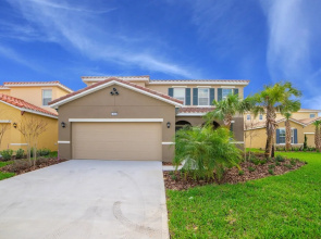 5 Bdrm Solterra New Home