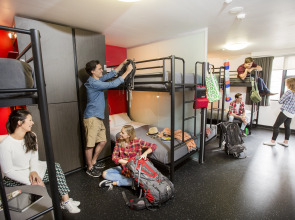 Space Hotel - Hostel