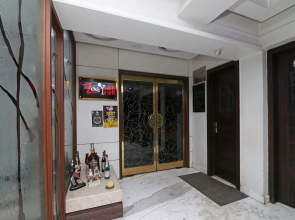 OYO 3194 Hotel Dayal International