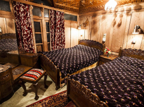 Khan Palace Group of Houseboats