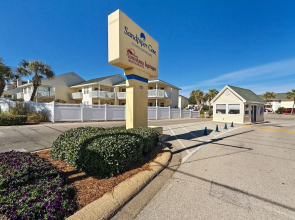 Sandpiper Cove 8113 Studio Bedroom Condo by RedAwning