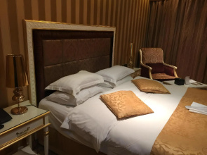 Rose Garden Hotel