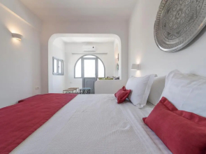Black Coast Hotel Santorini