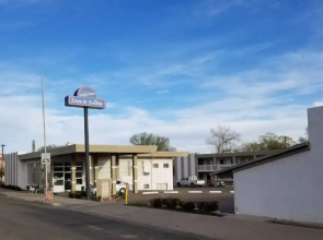 Welcome Inn and Suites