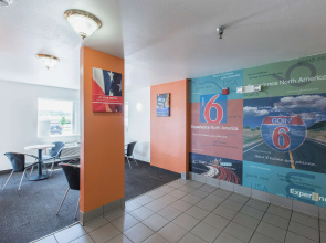 Motel 6 Omaha - Central