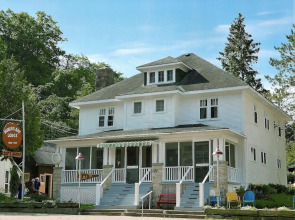 Miners Bay Lodge