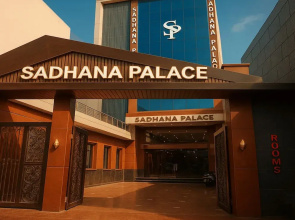 Hotel sadhana palace