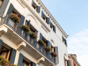 Cà Bonfadini Historic Experience Hotel Venice