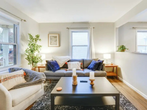 Wfh friendly Home in Dearborn: Dogs Welcome