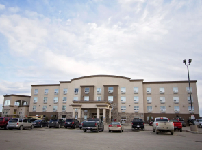 Service Plus Inns & Suites Drayton Valley