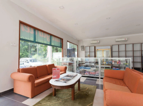 ZEN Rooms Pantai Rhu