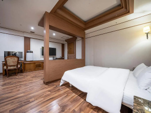 Отель The George Hotel