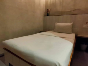 OYO 90114 Home Rest Hotel