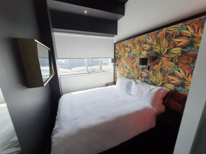 Hotel Sky Cape Town