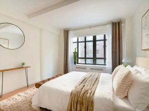52-3de Newly Renovated 2BR BTH Midtown East