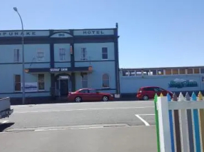 Opunake Surf Inn