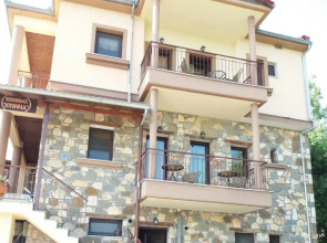 Kynthia Guesthouse