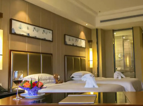 Darius International Hotel (Panlong Cave)