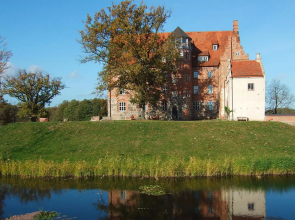 Flat in Klocksin with a garden