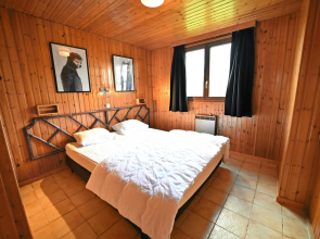 Bungalow 500 M From The Ourthe And From The Centre Of Town