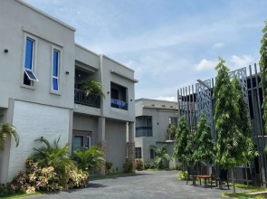 Romeo Court